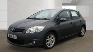 2012 Toyota Auris 1.6 V-Matic Colour Collection Euro 5 5dr in Grey — image 3