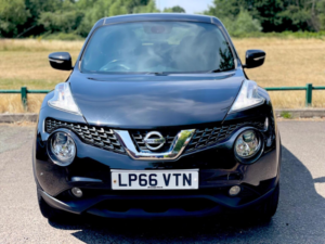 2017 Nissan Juke 1.2 Dig-T N-Connecta Euro 6 (s/s) 5dr in Black — image 2