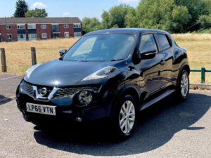 2017 Nissan Juke 1.2 Dig-T N-Connecta Euro 6 (s/s) 5dr in Black — image 3