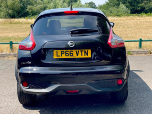 2017 Nissan Juke 1.2 Dig-T N-Connecta Euro 6 (s/s) 5dr in Black — image 5