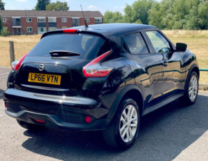 2017 Nissan Juke 1.2 Dig-T N-Connecta Euro 6 (s/s) 5dr in Black — image 6