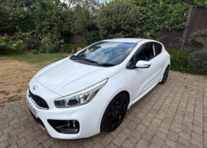 2013 Kia Proceed 1.6 T-Gdi Gt Tech in White — image 2