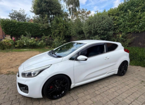 2013 Kia Proceed 1.6 T-Gdi Gt Tech in White — image 5