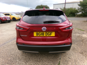 2018 Nissan Qashqai 1.2 Dig-T N-Connecta in Red — image 6