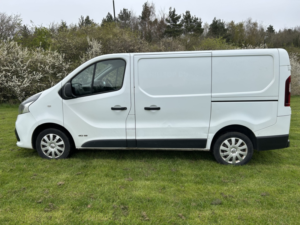 2016 Renault Trafic 1.6 Sl27 Dci 115 Business+ in White — image 4