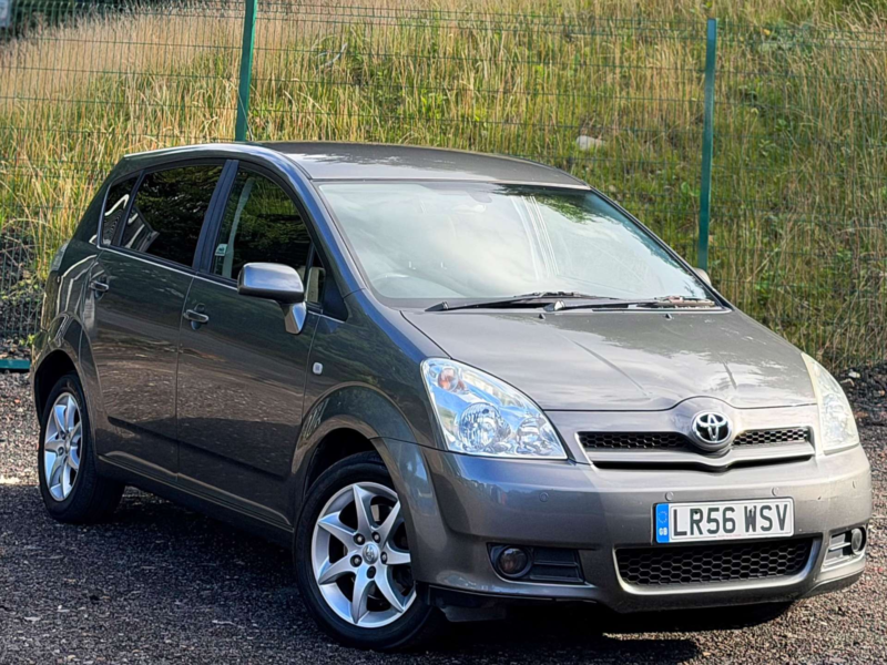 2006 Toyota Corolla Verso 1.8 Vvt-I Tr MPV 5dr Petrol Manual (184 G/km, 127 Bhp) in Grey — image 1