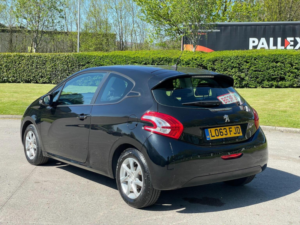 2014 Peugeot 208 1.4 E-Hdi Active Egc Euro 5 (s/s) 3dr in Black — image 5