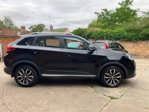 2016 MG Gs 1.5 Tgi Exclusive in Black — image 3