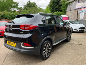 2016 MG Gs 1.5 Tgi Exclusive in Black — image 5