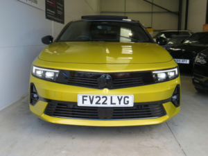 2022 Vauxhall Astra 1.2 Turbo Ultimate Auto Euro 6 (s/s) 5dr in Yellow — image 2