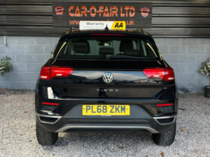 2019 Volkswagen T-Roc 1.0 Tsi Se in Black — image 5