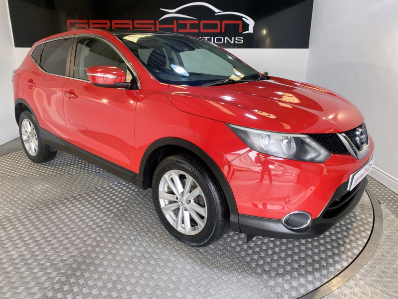 2014 Nissan Qashqai 1.6 Dci Acenta Premium in Red — image 1