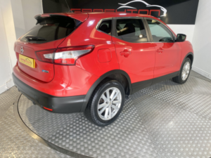 2014 Nissan Qashqai 1.6 Dci Acenta Premium in Red — image 5