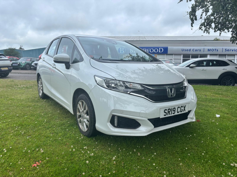 2019 Honda Jazz 1.3 I-Vtec Se Hatchback 5dr Petrol Manual Euro 6 (s/s) (102 Ps) in White — image 1