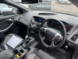 2014 Ford Focus 2.0 T Ecoboost St-2 in Black — image 2