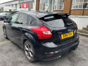 2014 Ford Focus 2.0 T Ecoboost St-2 in Black — image 4