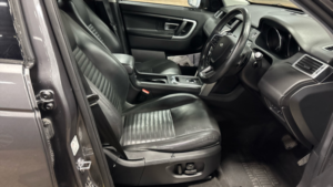 2017 Land Rover Discovery Sport Td4 Hse Luxury in Grey — image 5