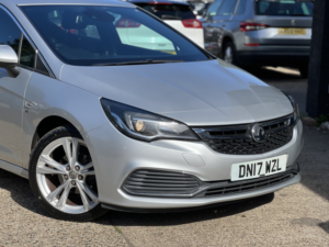 2017 Vauxhall Astra 1.4 I Turbo Sri Vx Line in Silver — image 3