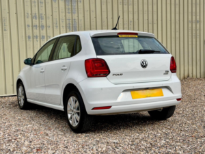 2015 Volkswagen Polo 1.4 Tdi Bluemotion Tech Se Euro 6 (s/s) 5dr in White — image 5