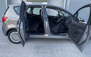 2011 Vauxhall Meriva 1.4 T 16v Excite in Brown — image 3
