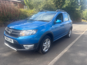 2014 Dacia Sandero Stepway 0.9 Tce Laureate Hatchback 5dr Petrol Manual Euro 5 (90 Ps) in Blue — image 4