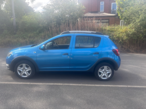 2014 Dacia Sandero Stepway 0.9 Tce Laureate Hatchback 5dr Petrol Manual Euro 5 (90 Ps) in Blue — image 5