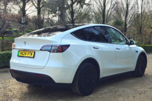 2024 Tesla Model Y Auto Rwd 5dr in White — image 3