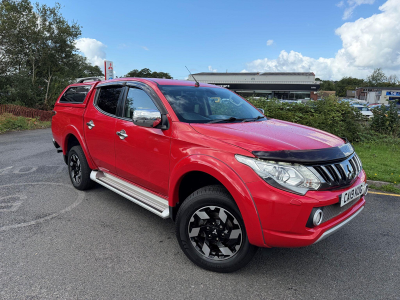 2019 Mitsubishi L200 2.4 Di-D Dc Barbarian 4WD Euro 6 4dr in Red — image 1