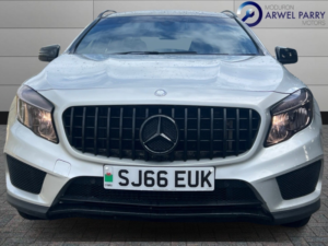 2016 Mercedes-Benz Gla 2.1 Gla220d Amg Line in Silver — image 2