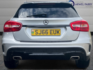 2016 Mercedes-Benz Gla 2.1 Gla220d Amg Line in Silver — image 6