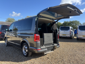 2016 Volkswagen Transporter Shuttle Driver Transfer Wav Wheelchair Accessible Vehicle Automatic 2.0 Tdi Bluemotion Tech Se in Grey — image 6