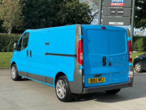 2012 Nissan Primastar 2.0 Dci 3000 Se Refrigerated Van L2 H1 4dr in Blue — image 5