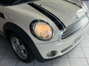 2010 MINI Clubman 1.6 One Clubman in White — image 3