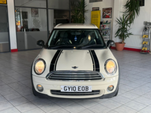 2010 MINI Clubman 1.6 One Clubman in White — image 4