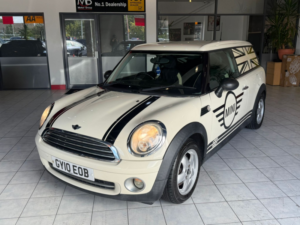 2010 MINI Clubman 1.6 One Clubman in White — image 5