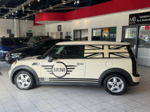 2010 MINI Clubman 1.6 One Clubman in White — image 6