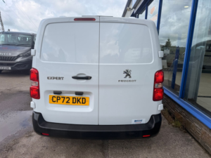 2023 Peugeot Expert 2.0 Bluehdi 1200 Professional Premium Standard Crew Van Double Cab 6dr Diesel Manual Mwb Euro 6 145 Ps in White — image 5