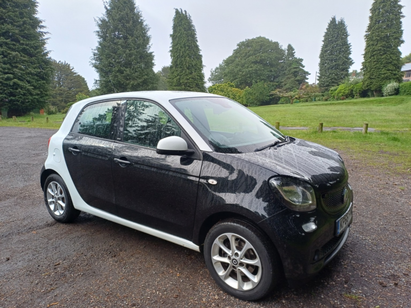 2016 Smart Forfour 1.0 Passion in Black — image 1