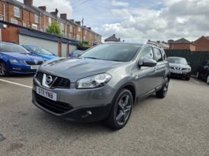 2011 Nissan Qashqai+2 2.0 Dci N-Tec in Grey — image 3