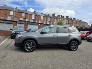 2011 Nissan Qashqai+2 2.0 Dci N-Tec in Grey — image 4