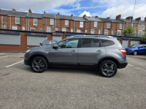 2011 Nissan Qashqai+2 2.0 Dci N-Tec in Grey — image 6