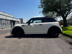 2022 MINI Hatch 1.5 Cooper Sport 3dr in White — image 2
