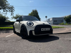 2022 MINI Hatch 1.5 Cooper Sport 3dr in White — image 5