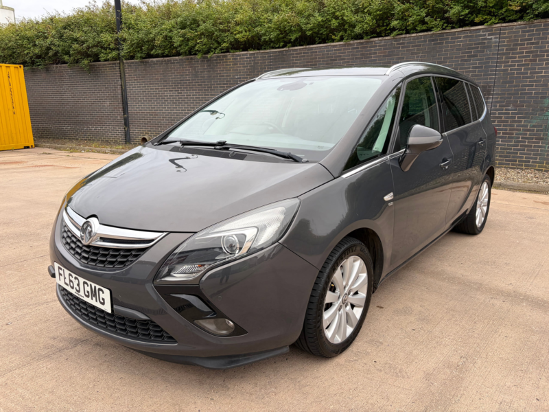 2013 Vauxhall Zafira Tourer 2.0 Cdti Se MPV 5dr Diesel Manual Euro 5 (165 Ps) in Grey — image 1