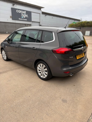 2013 Vauxhall Zafira Tourer 2.0 Cdti Se MPV 5dr Diesel Manual Euro 5 (165 Ps) in Grey — image 3