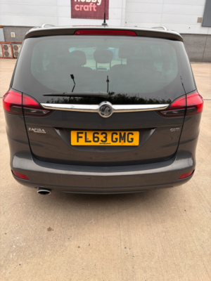 2013 Vauxhall Zafira Tourer 2.0 Cdti Se MPV 5dr Diesel Manual Euro 5 (165 Ps) in Grey — image 4