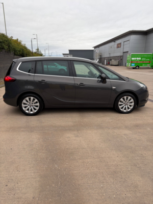 2013 Vauxhall Zafira Tourer 2.0 Cdti Se MPV 5dr Diesel Manual Euro 5 (165 Ps) in Grey — image 5