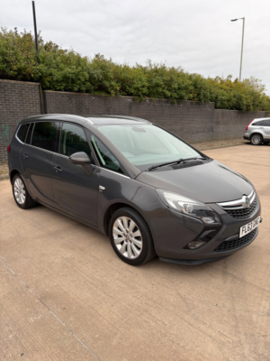 2013 Vauxhall Zafira Tourer 2.0 Cdti Se MPV 5dr Diesel Manual Euro 5 (165 Ps) in Grey — image 6