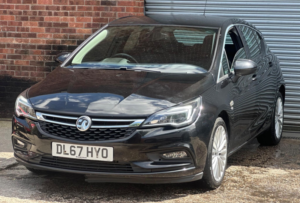 2017 Vauxhall Astra 1.4i Turbo Elite Euro 6 5dr in Black — image 5