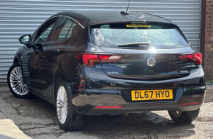 2017 Vauxhall Astra 1.4i Turbo Elite Euro 6 5dr in Black — image 6